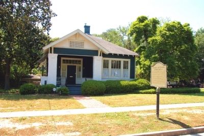Carson McCullers Marker and House image. Click for full size.