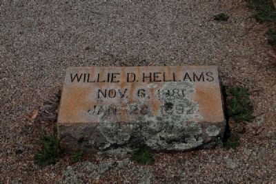 Willie D. Hellams Tombstone image. Click for full size.