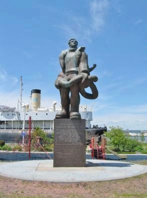 Nearby Seaman's Memorial Statue image. Click for full size.
