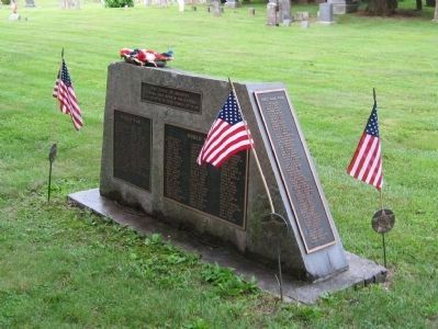 Roxbury Veterans Monument image. Click for full size.