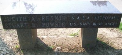 Resnik - Powrie Memorial Bench image. Click for full size.