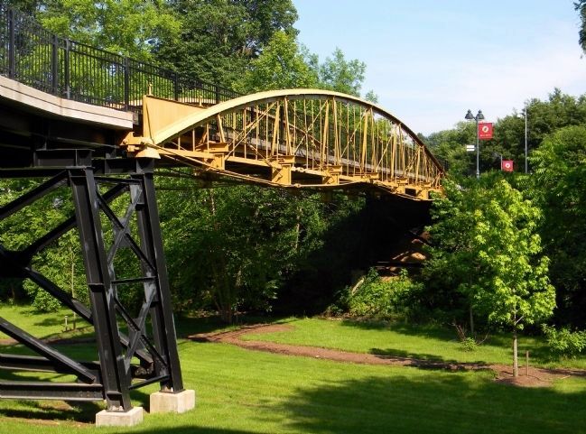Henszey's Wrought Iron Arch Bridge image. Click for full size.