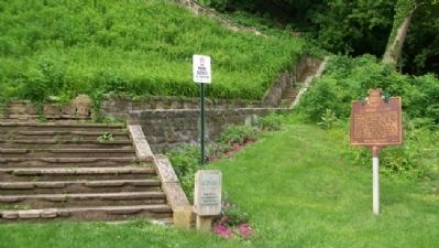 Glendale Steps and Marker. Click for full size. Glendale Steps and Marker image. Click for full size.