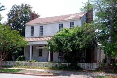 Shillito House (ca. 1834)<br>204 South Main Street image. Click for full size.