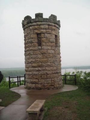 Dubuque Burial Site image. Click for full size.