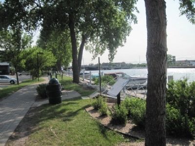 Marker, Fox River and Ray Nitschke Bridge in distance image. Click for full size.
