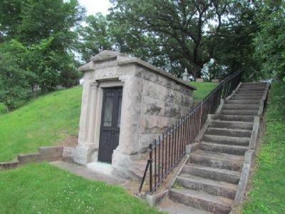Minahan's Tomb image. Click for full size.