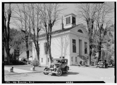 Sierra County Courthouse image. Click for full size.