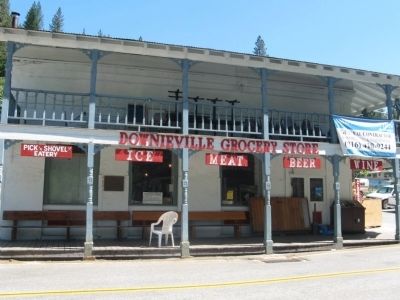 Hirshfeldter Building and Marker. Click for full size. Hirshfeldter Building and Marker image. Click for full size.