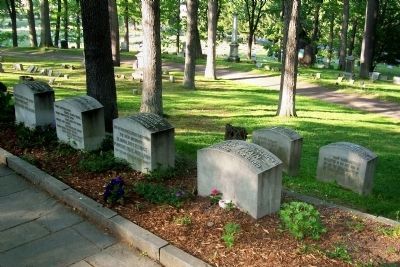 Mark Twain Grave Stone and Family Graves image. Click for full size.