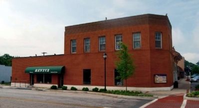 "Reviva" Visitor's Center<br>East Broad Street Facade image. Click for full size.