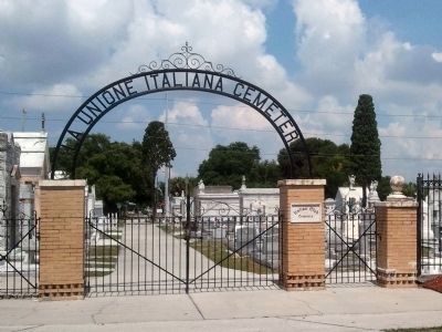 La Unione Italiana Cemetery image. Click for full size.