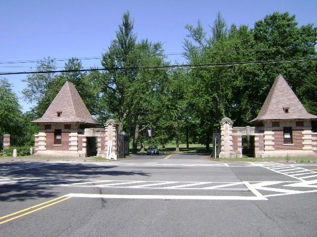 The Ballantine Gates at the entrance to Branch Brook Park. image. Click for full size.