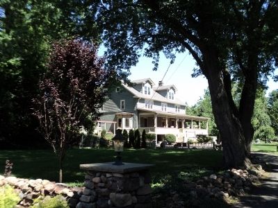 Snedeker Farm Home image. Click for full size.