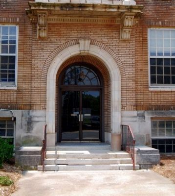 York County Courthouse<br>West Liberty Street Entrance. Click for full size. York County Courthouse<br>West Liberty Street Entrance image. Click for full size.