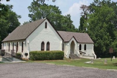 Church of the Holy Cross Parish House image. Click for full size.