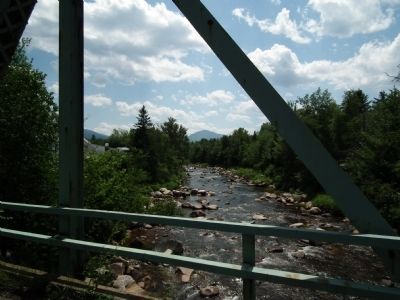 Photo taken from Pierce Bridge, looking upstream towards White Mountains image. Click for full size.