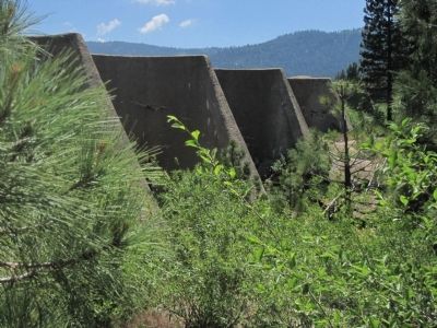Lake Hume Dam. Click for full size. Lake Hume Dam image. Click for full size.