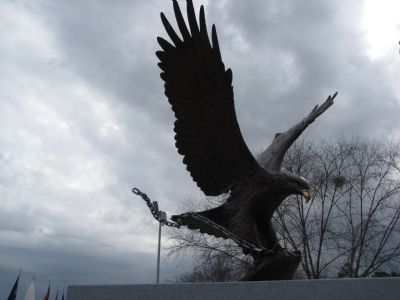 American Eagle sculpture image. Click for full size.