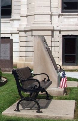 Other View - - Marion (Indiana) W.W. I Honor Roll Marker image. Click for full size.