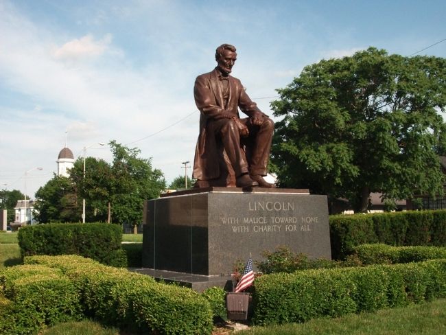 Abraham Lincoln Statue - - North/East Lawn - (A few steps away.) image. Click for full size.