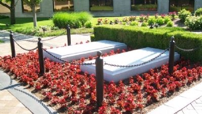 Truman Gravesite in Library Courtyard. Click for full size. Truman Gravesite in Library Courtyard image. Click for full size.