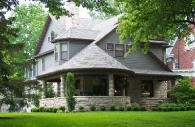 Janssen Place Historic District House image. Click for full size.