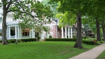 Janssen Place Historic District Homes. Click for full size. Janssen Place Historic District Homes image. Click for full size.