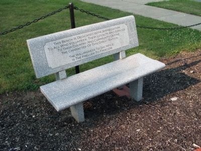 Right - - Memorial Bench image. Click for full size.