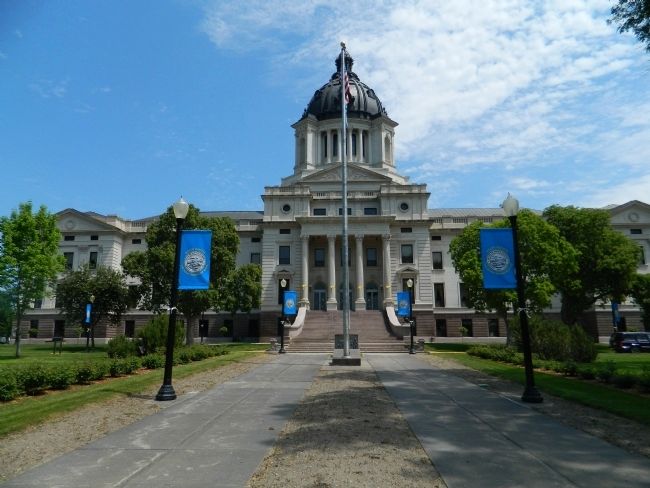 South Dakota State Capitol image. Click for full size.
