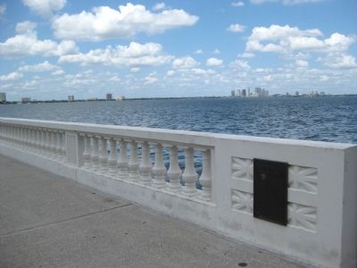 Southern end of Bayshore's Seawall and Sidewalk image. Click for full size.