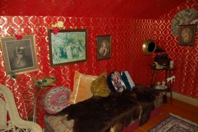 Actress' dressing room in the Grand Palace Theatre. image. Click for full size.