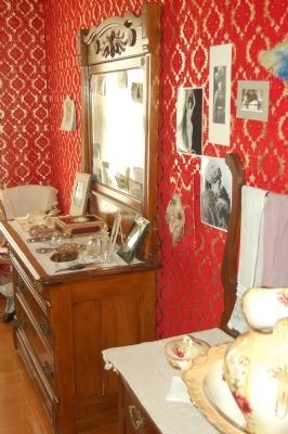 Actress' dressing room in the Grand Palace Theatre. image. Click for full size.