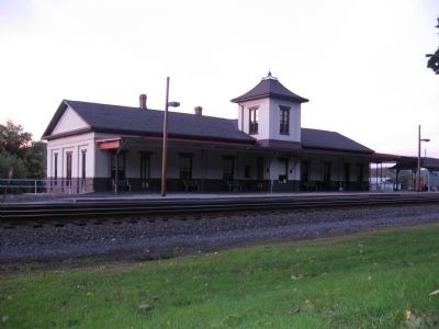 Lewistown Amtrak Station image. Click for full size.