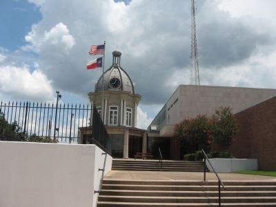 Hardin County Courthouse image. Click for full size.