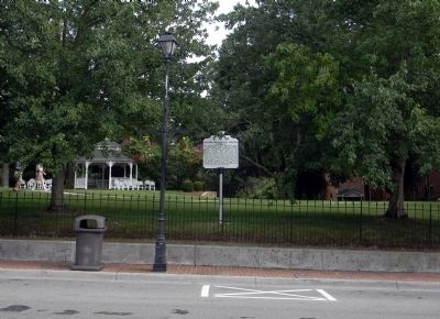 Wide view of the Martha Washington College Marker image. Click for full size.