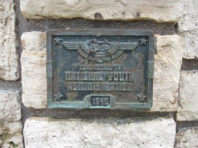 Small Plaque below Marker image. Click for full size.