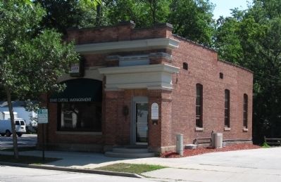 Thiensville�s First Bank Marker image. Click for full size.