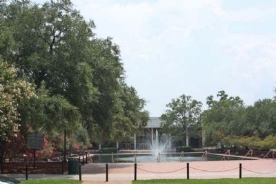 Site of Parade Ground Marker, (L) in front of Thomas Cooper Library, University of South Carolna image. Click for full size.
