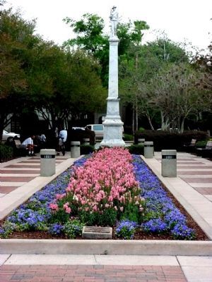 The nearby Confederate Soldiers Monument at Eola Park image. Click for full size.