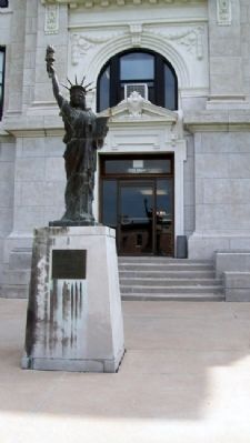 Replica of the Statue of Liberty and Marker. Click for full size. Replica of the Statue of Liberty and Marker image. Click for full size.