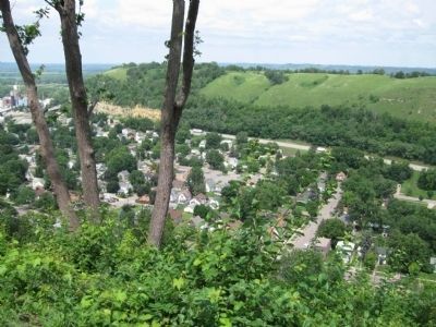 Barn Bluff. Click for full size. Barn Bluff image. Click for full size.