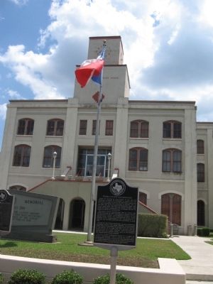 Tyler County Courthouse image. Click for full size.