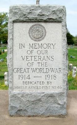 Arnold Post No. 46 World War Memorial image. Click for full size.