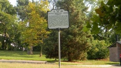 Little Hunting Creek Marker in the parking area of Riverside Park near the Mount Vernon Biker Trail image. Click for full size.