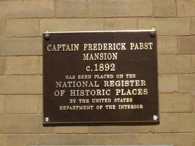 Captain Frederick Pabst Mansion image. Click for full size.
