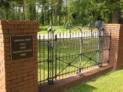 Richland Presbyterian Church Original Gate with marker in the background image. Click for full size.
