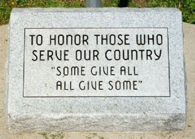Edwardsville Veterans Memorial image. Click for full size.