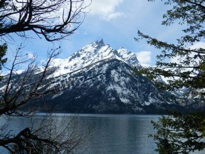 Jenny Lake and The Grand Tetons image. Click for full size.