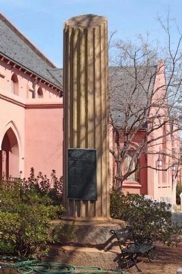First Presbyterian Church and its Confederate Veterans Monument image. Click for full size.